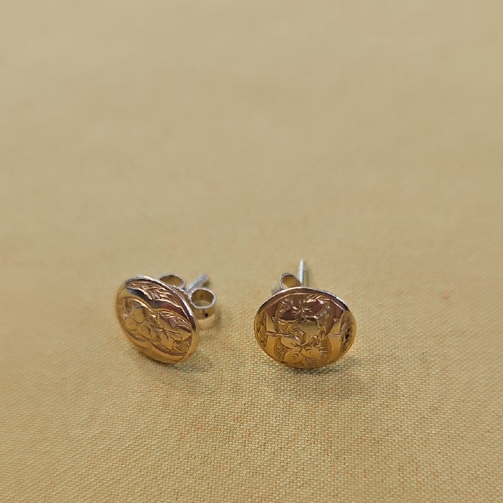 18K Gold - Art Nouveau Style - Floral Engraved Round Stud Earrings